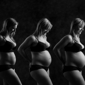 Photo de femme enceinte suivi de grossesse Studio Martin Morel photographe grossesse Grenoble