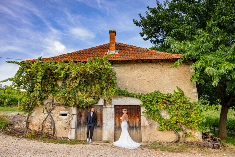 Une belle grange de caractère permet de faire de belles images de mariage